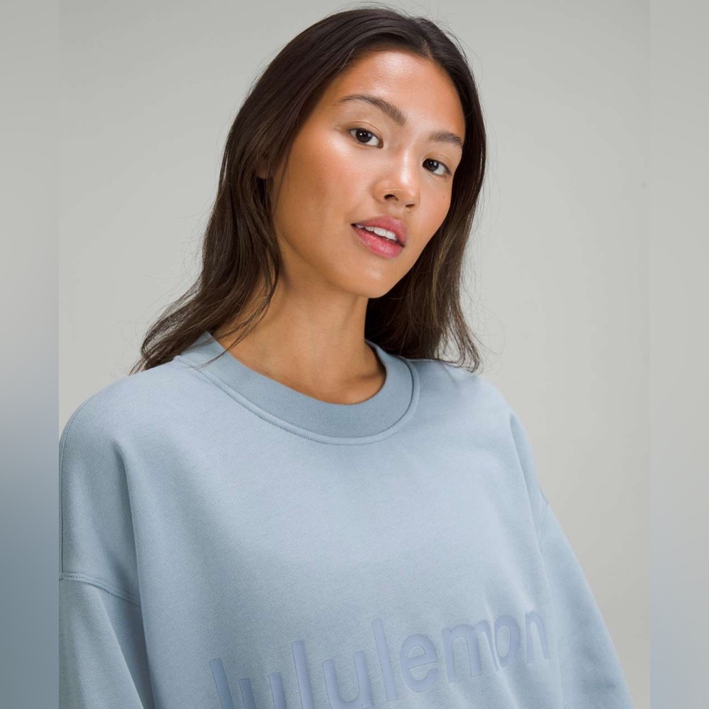 SOLD Lululemon Perfectly Oversized Crew *Graphic in Chambray Size 12 / 14 - Picture 3 of 9